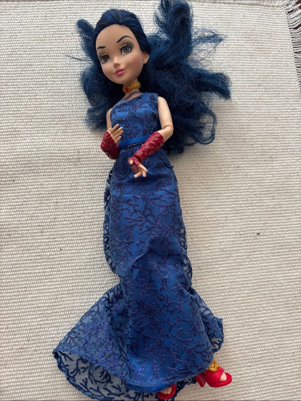 Disney Descendants 2 Isle of the Lost dolls featuring Mal, Jay, and Evie.